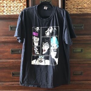 Disney's Villains black short sleeve graphic tee in size XL